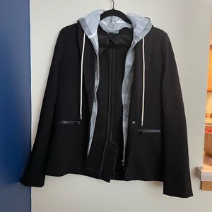 Evereve black blazer with camo hoodie removable insert size Medium
